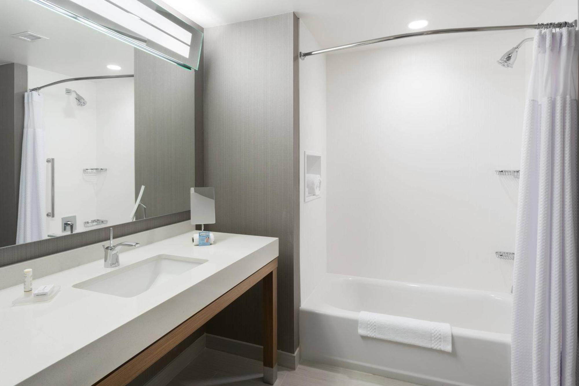 Courtyard By Marriott Ruston Hotel Екстериор снимка
